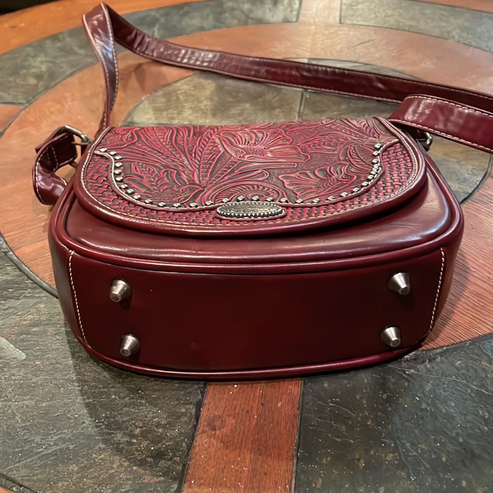 “Trinity Ranch” Crossbody Bag - Picture 9 of 9